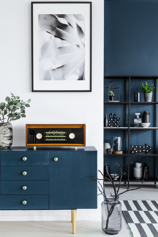 Close up,Of,A,Painting,,Blue,Cabinet,,Retro,Radio,And,Glass