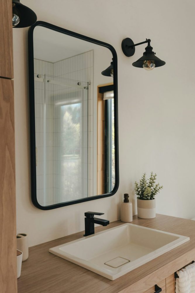 low maintenance bathroom unsp (5)