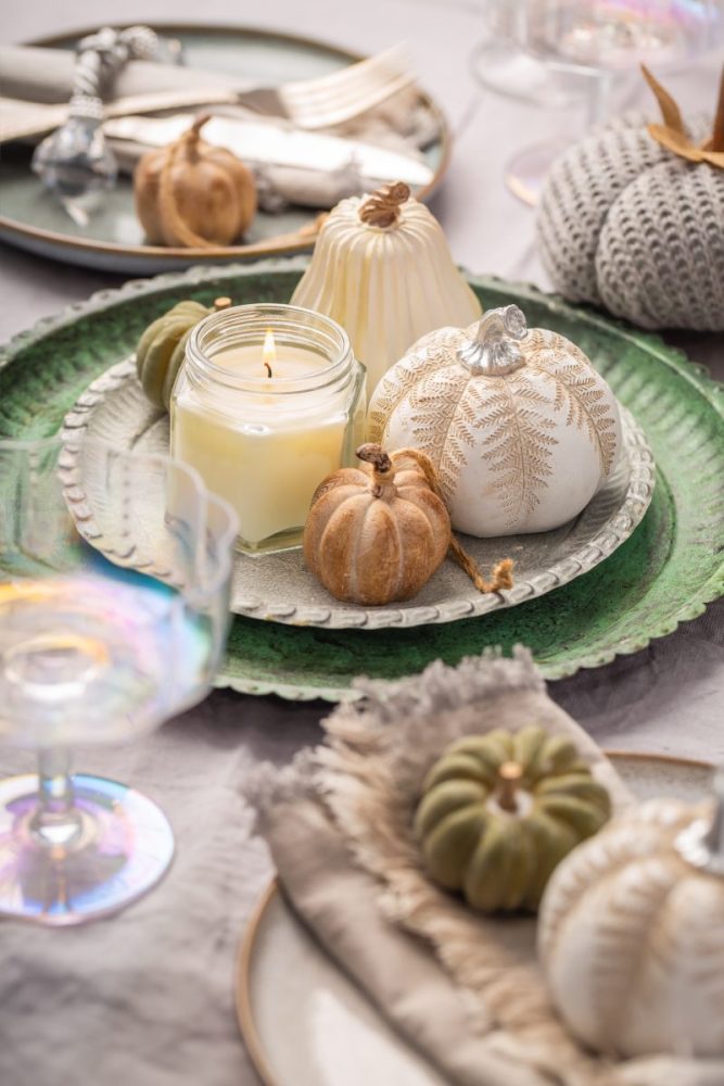 thanksgiving table natural