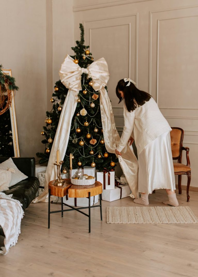 21 Simple Yet Stunning Organic Modern Christmas Tree Ideas