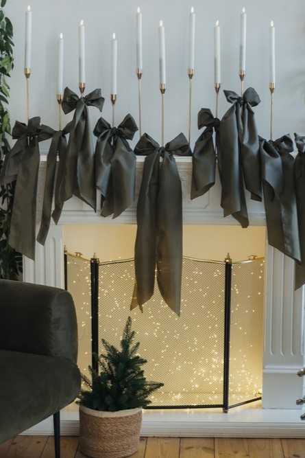 21 Stunning Organic Modern Christmas Mantel Ideas That’ll Sleigh