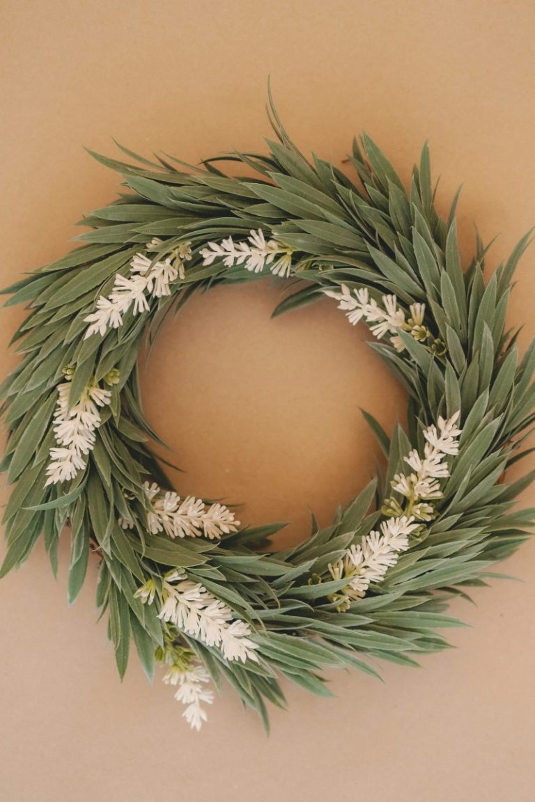 15 Elegant Organic Modern Christmas Wreath Ideas You’ll Adore