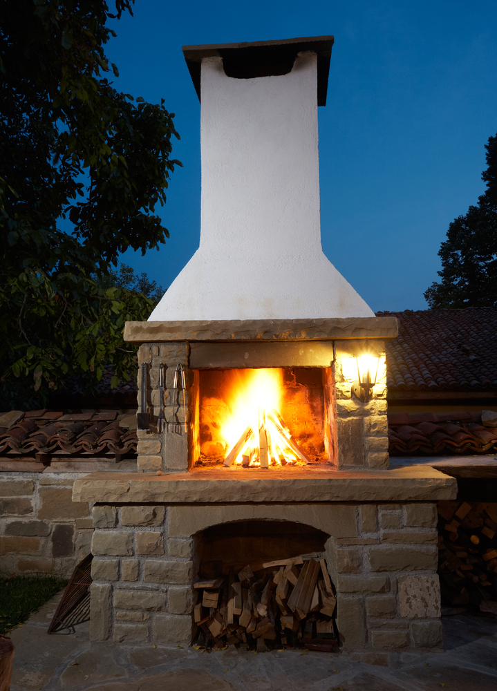 Fireplace,In,Rural,House,Backyard,,Barbecue,Grill,For,Roasting,Food