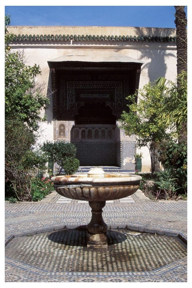 Mosaic Tiled Stand Bird Bath Ideas