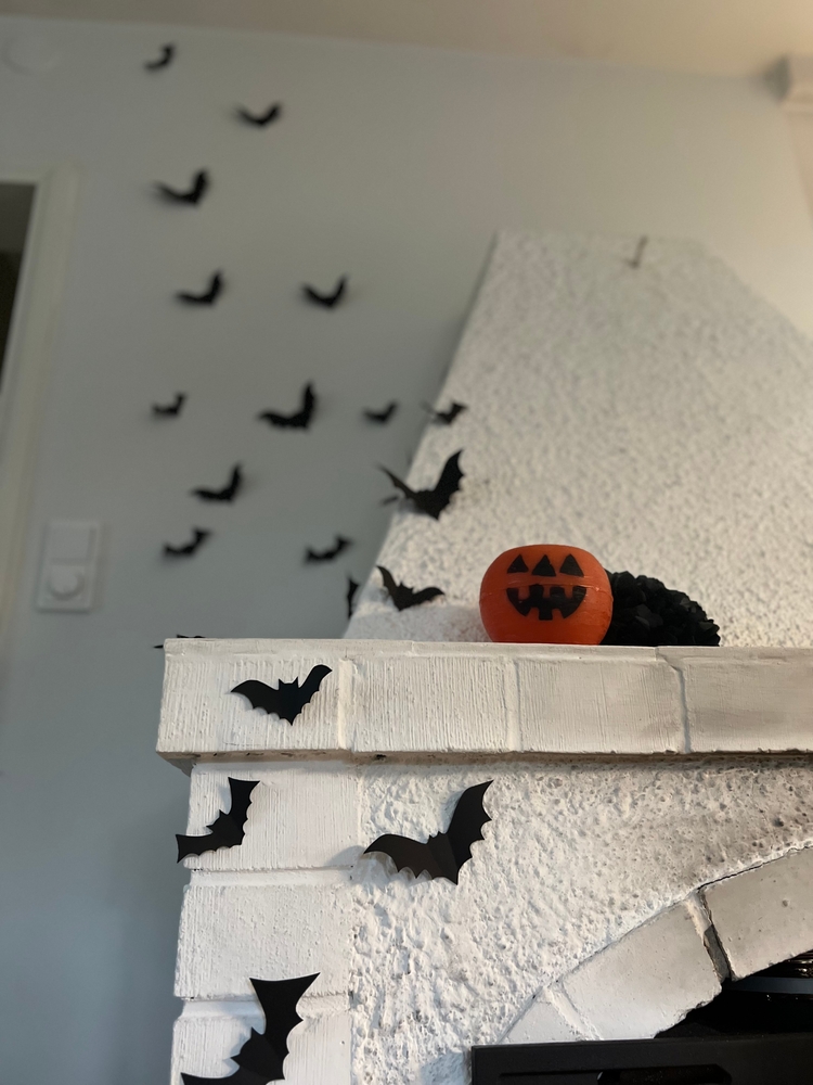Halloween,Decorations,At,White,Fireplace