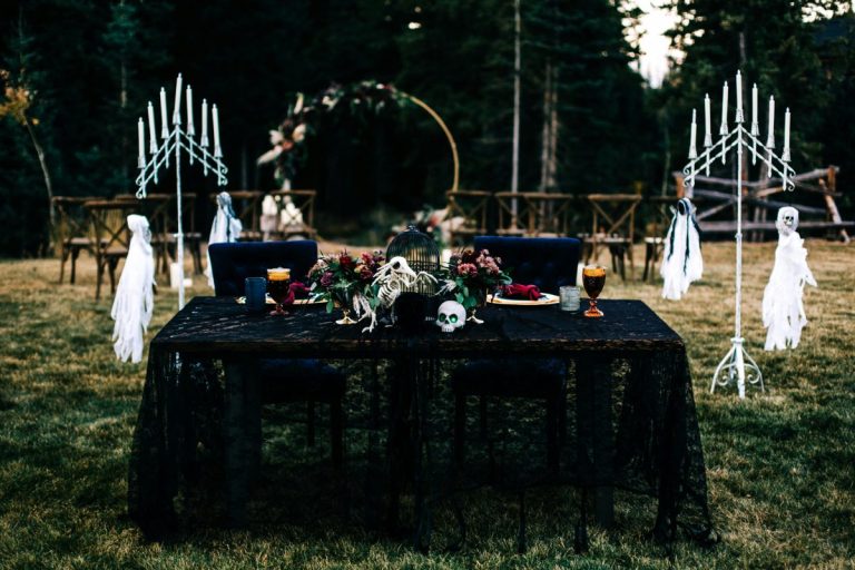 halloween table decor
