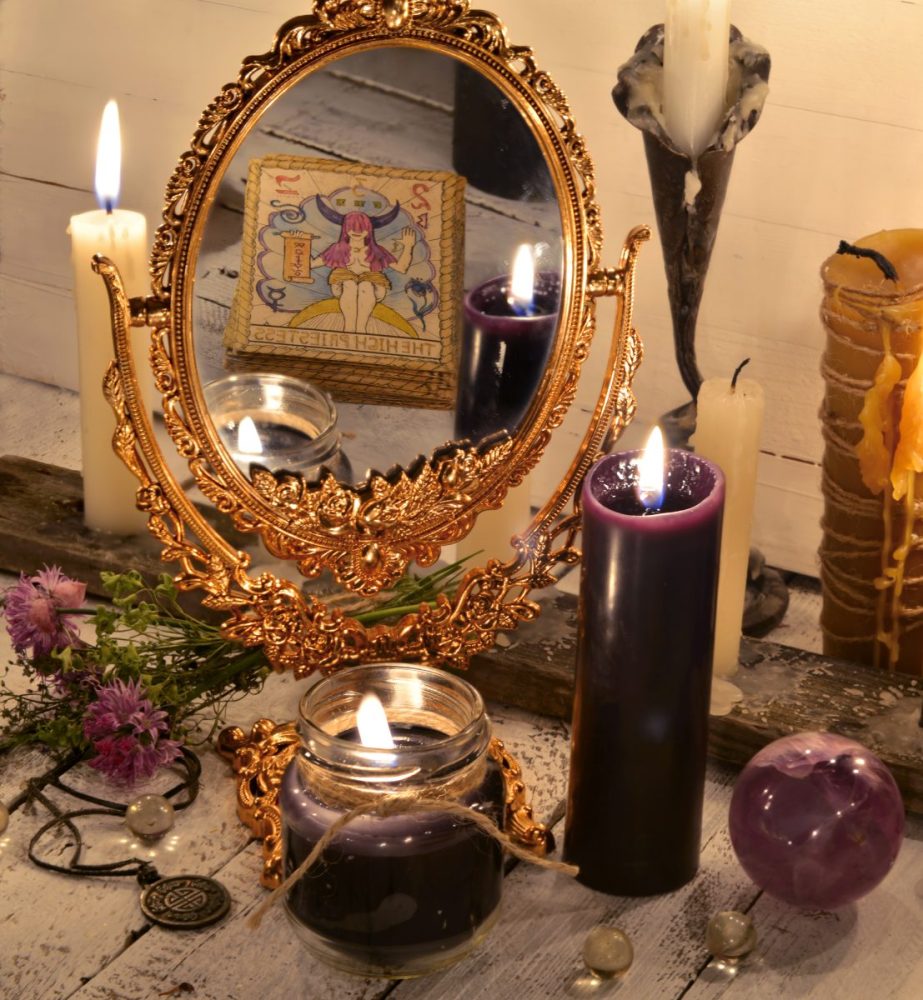 ornate mirror for halloween