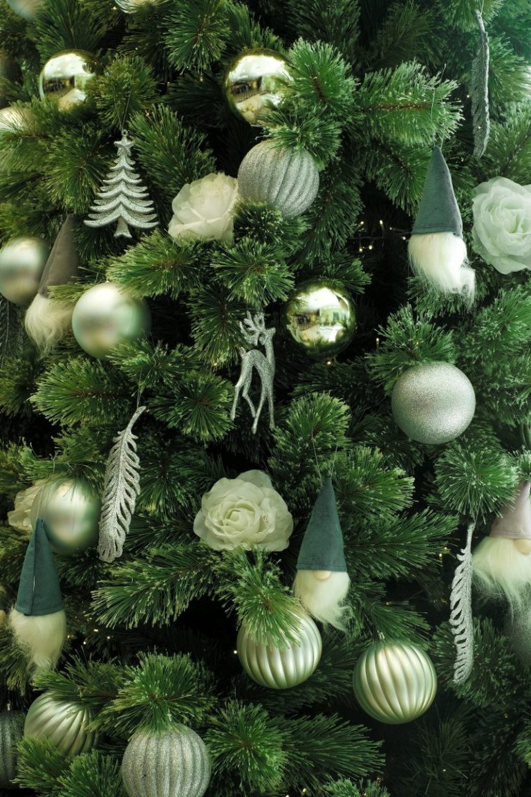 Sage Green Christmas Tree Ideas That Feel Fresh