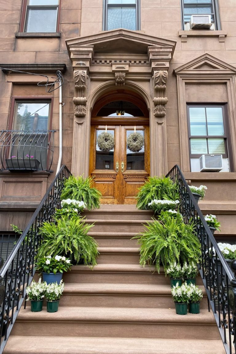 15 Chic Front Porch with Steps Decor Ideas You’ll Want to Copy